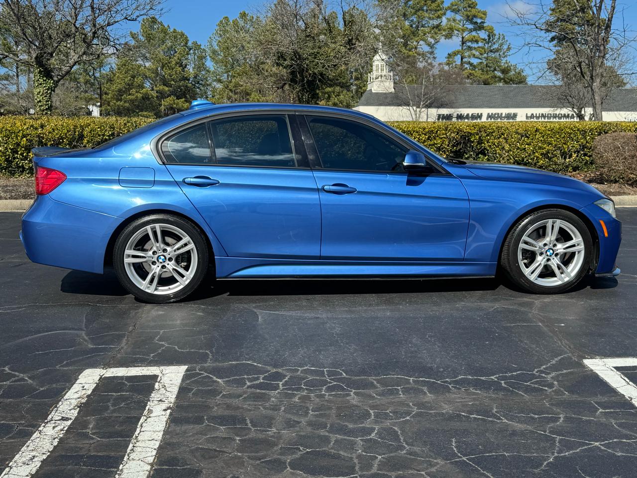 BMW 3 Series 4dr Sdn 328i RWD 2013
