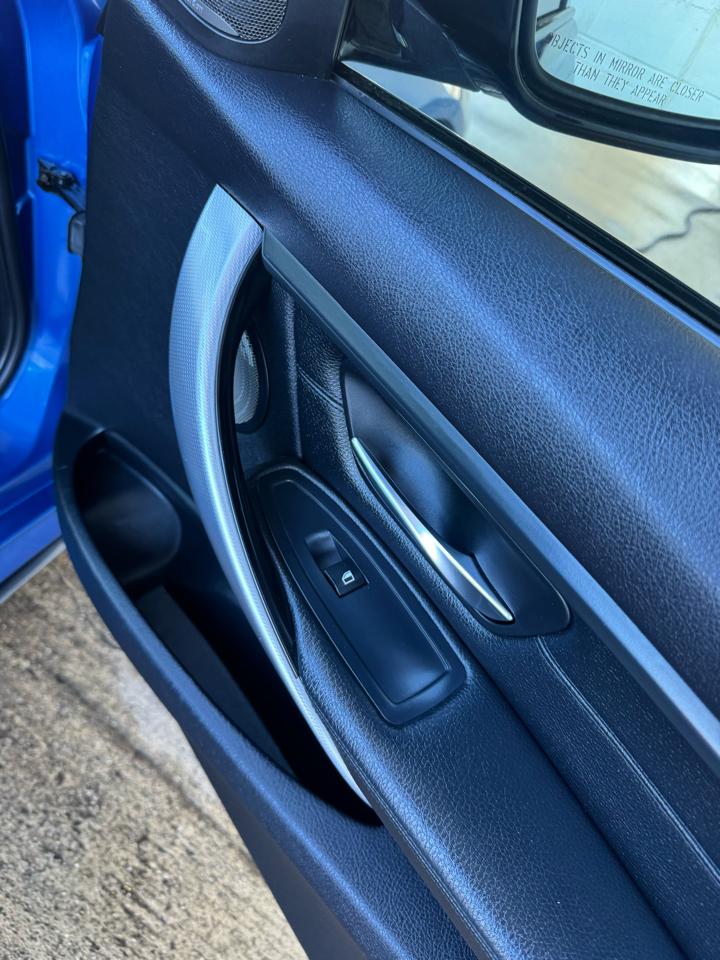 BMW 3 Series 4dr Sdn 328i RWD 2013