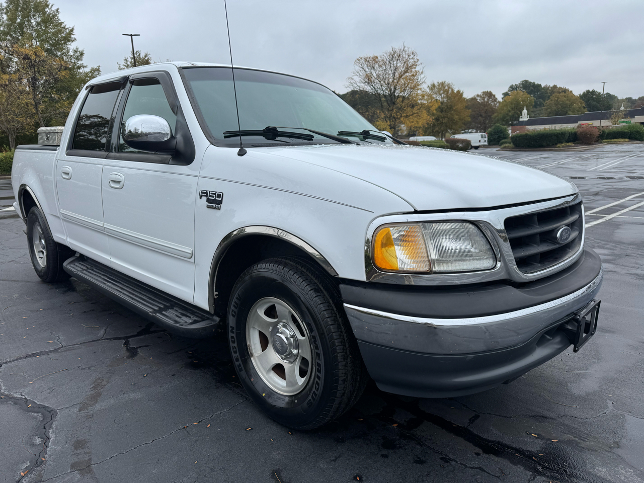 Ford F-150 SuperCrew Crew Cab 139" XLT 2001 Ford F-150 SuperCrew Crew Cab 139" XLT 2001