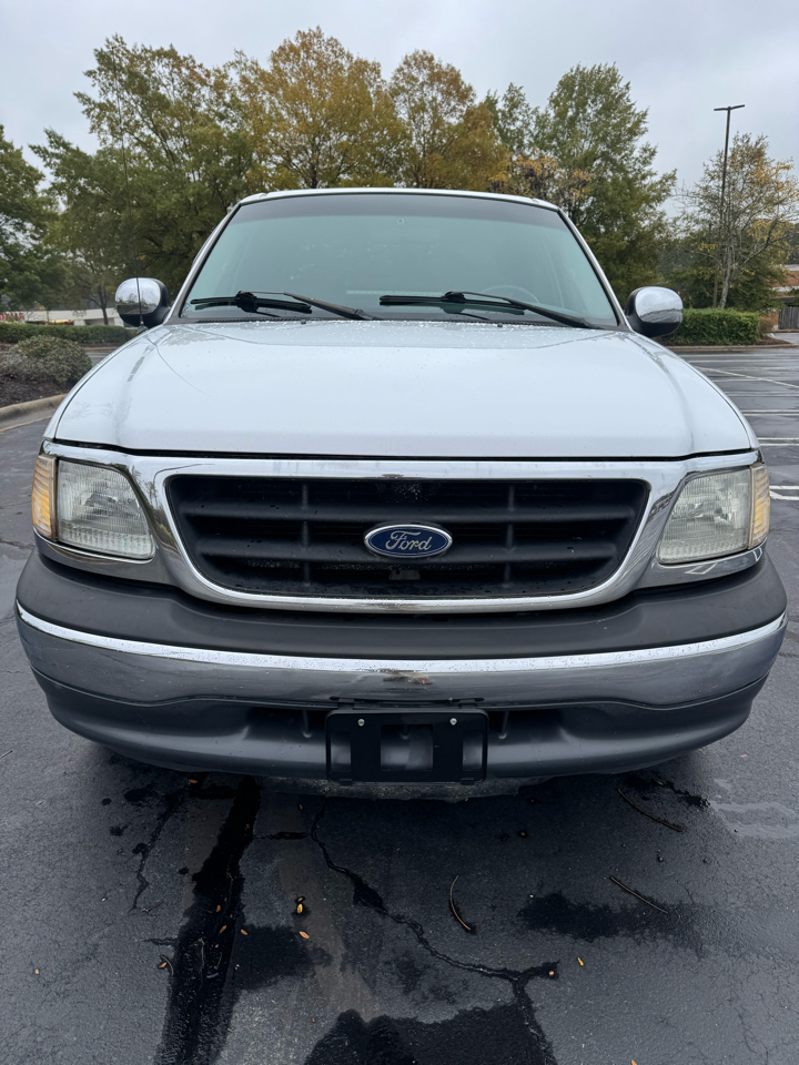 Ford F-150 SuperCrew Crew Cab 139" XLT 2001 Ford F-150 SuperCrew Crew Cab 139" XLT 2001