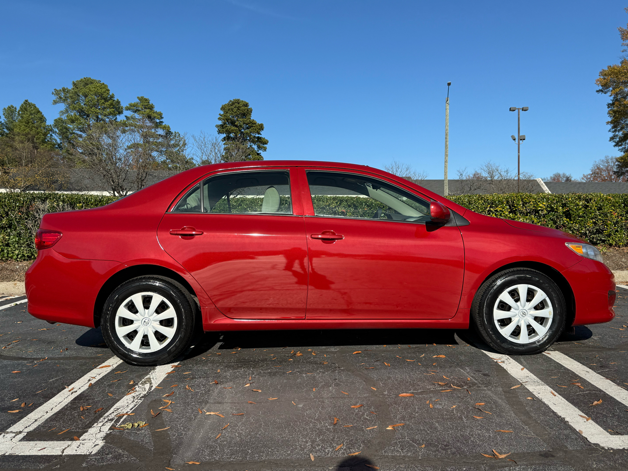 2010 Toyota Corolla LE photo 2