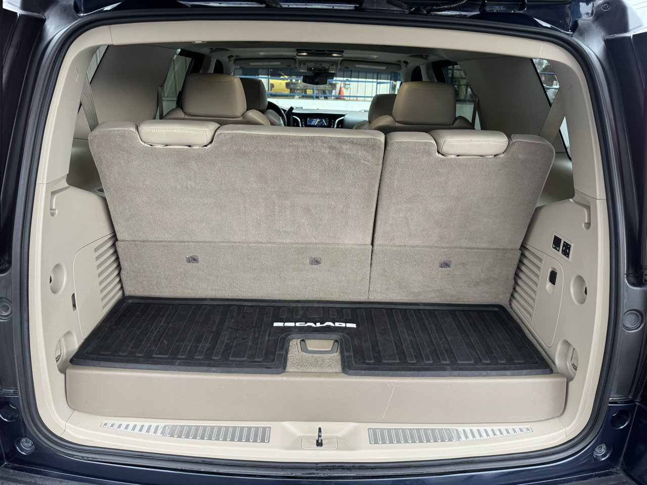 Cadillac Escalade 4WD 4dr Premium Luxury 2017