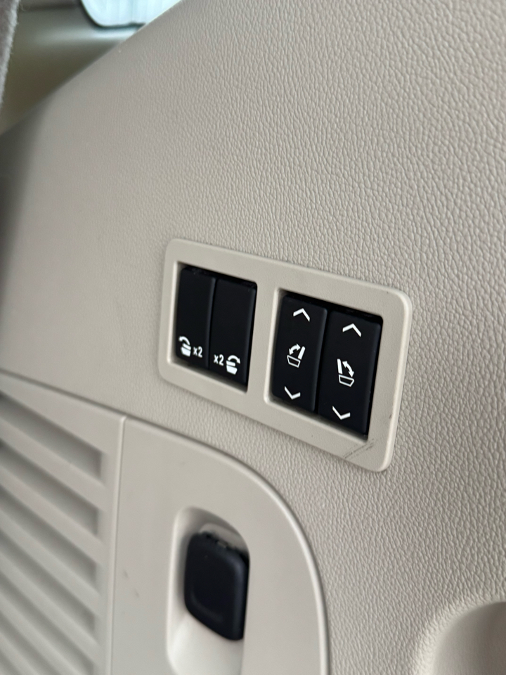 Cadillac Escalade 4WD 4dr Premium Luxury 2017