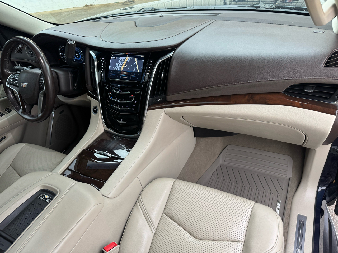 Cadillac Escalade 4WD 4dr Premium Luxury 2017