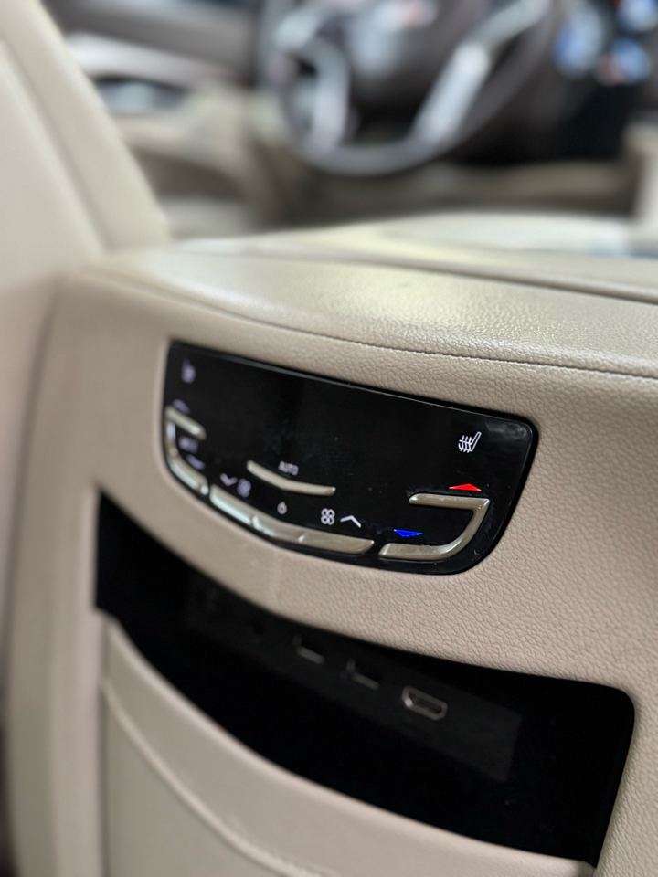 Cadillac Escalade 4WD 4dr Premium Luxury 2017