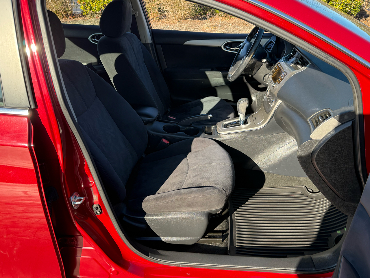 Nissan Sentra 4dr Sdn I4 CVT SV 2013