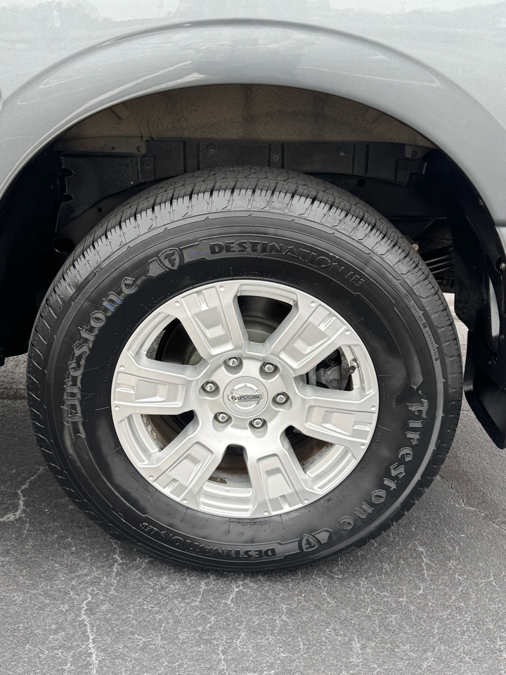 Nissan Titan 4x2 Crew Cab SV 2017