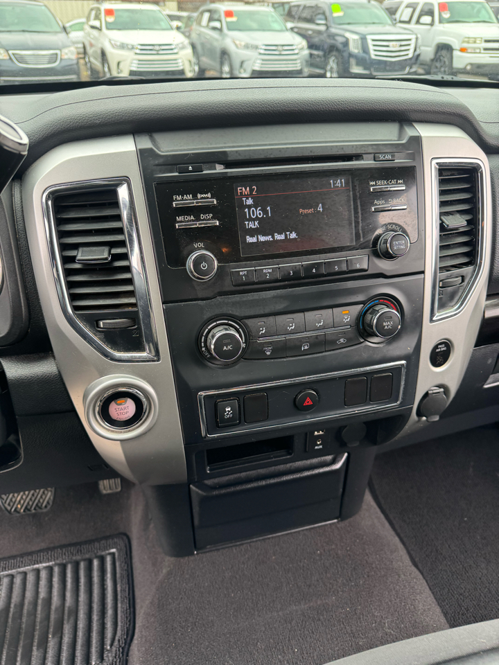 Nissan Titan 4x2 Crew Cab SV 2017