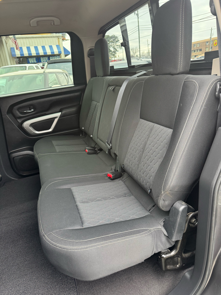 Nissan Titan 4x2 Crew Cab SV 2017