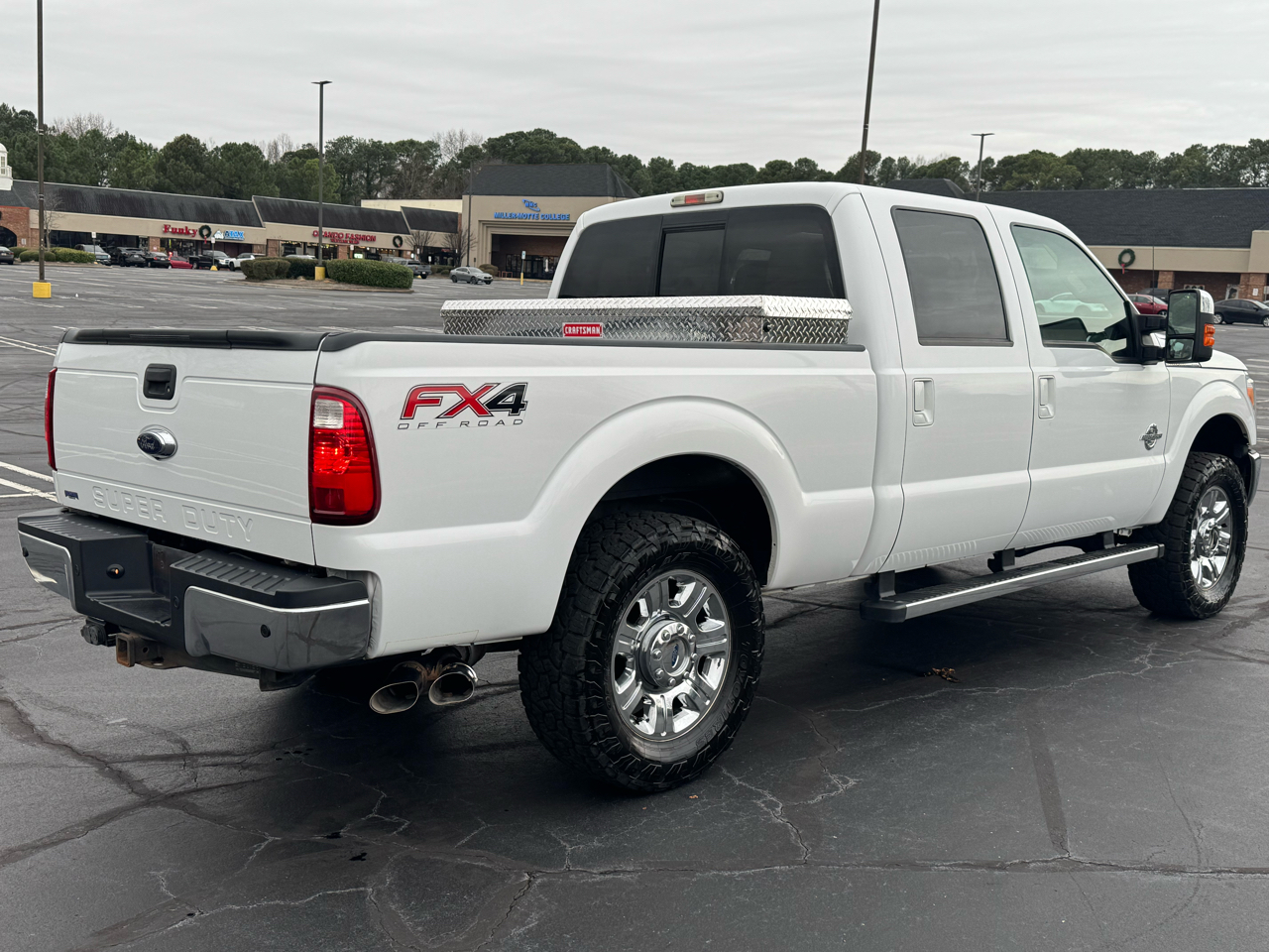 Ford Super Duty F-250 SRW 4WD Crew Cab 156" Lariat 2016