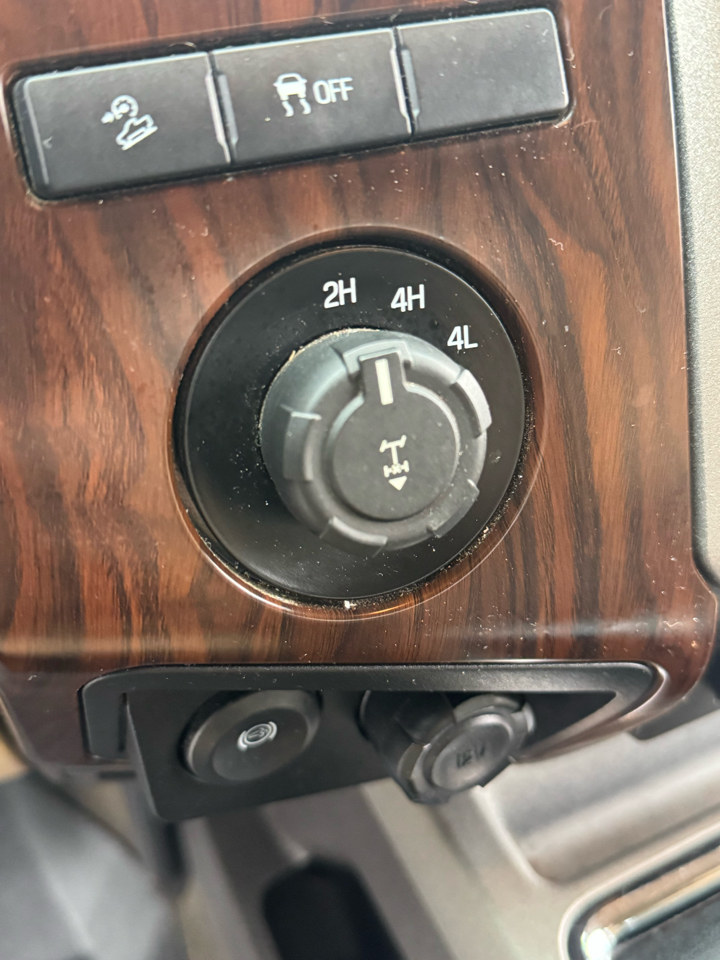 Ford Super Duty F-250 SRW 4WD Crew Cab 156" Lariat 2016