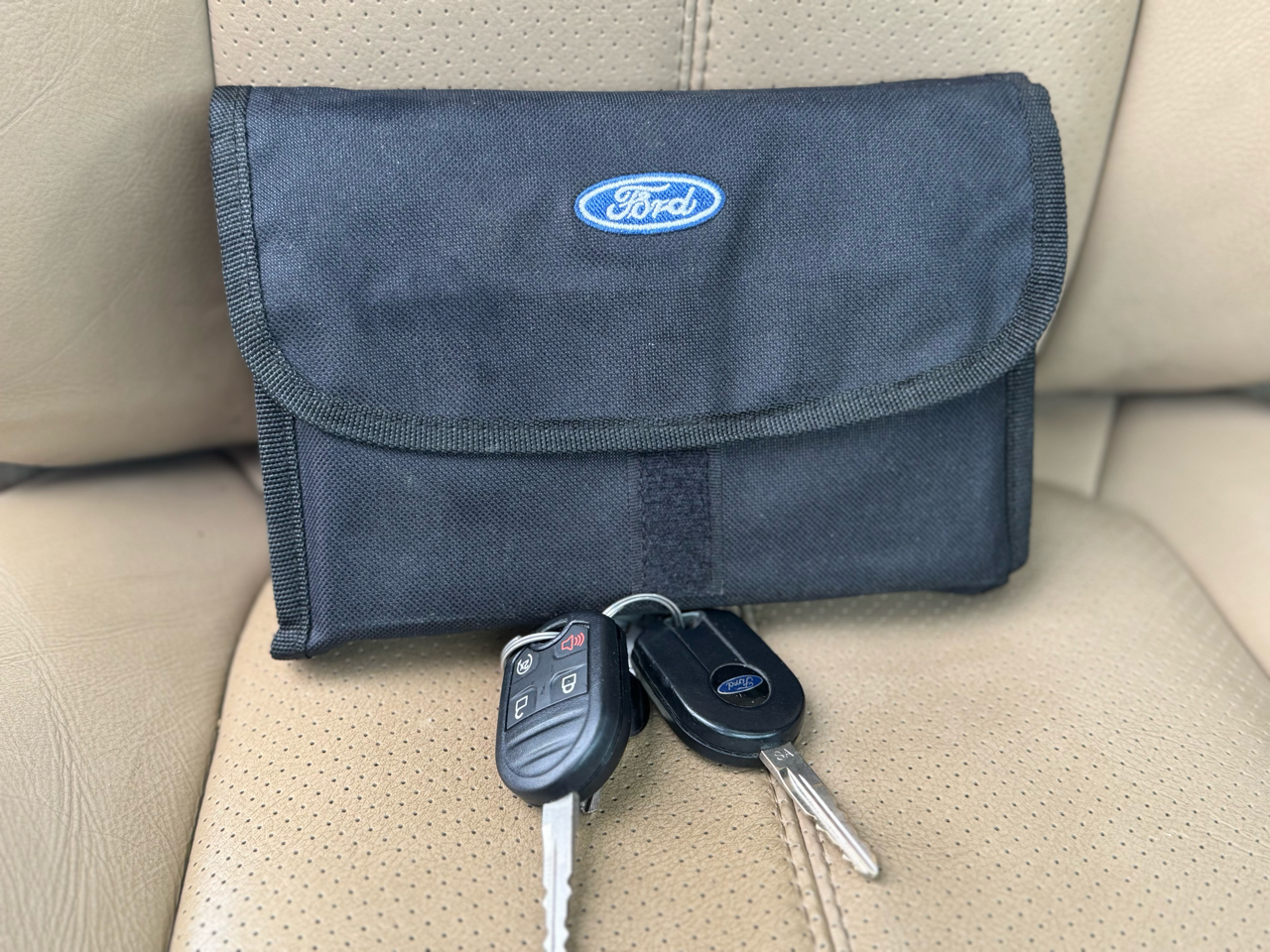 Ford Super Duty F-250 SRW 4WD Crew Cab 156" Lariat 2016