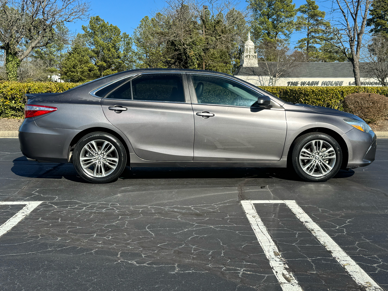 Toyota Camry 4dr Sdn I4 Auto SE w/Special Edition Pkg (Natl) 2016