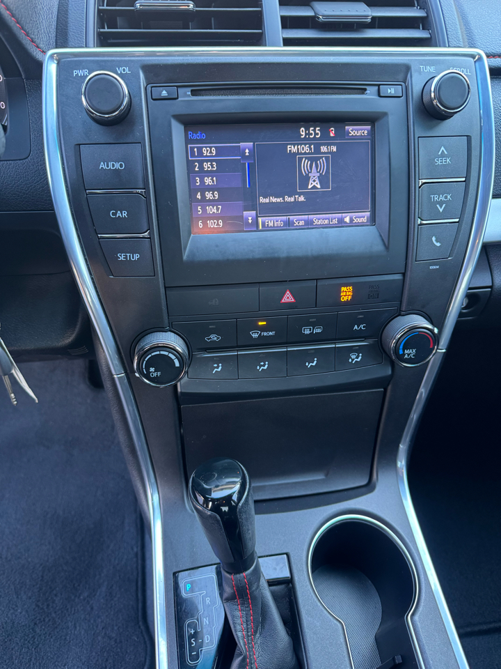 Toyota Camry 4dr Sdn I4 Auto SE w/Special Edition Pkg (Natl) 2016