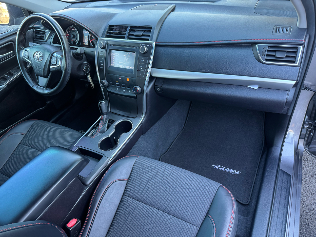 Toyota Camry 4dr Sdn I4 Auto SE w/Special Edition Pkg (Natl) 2016