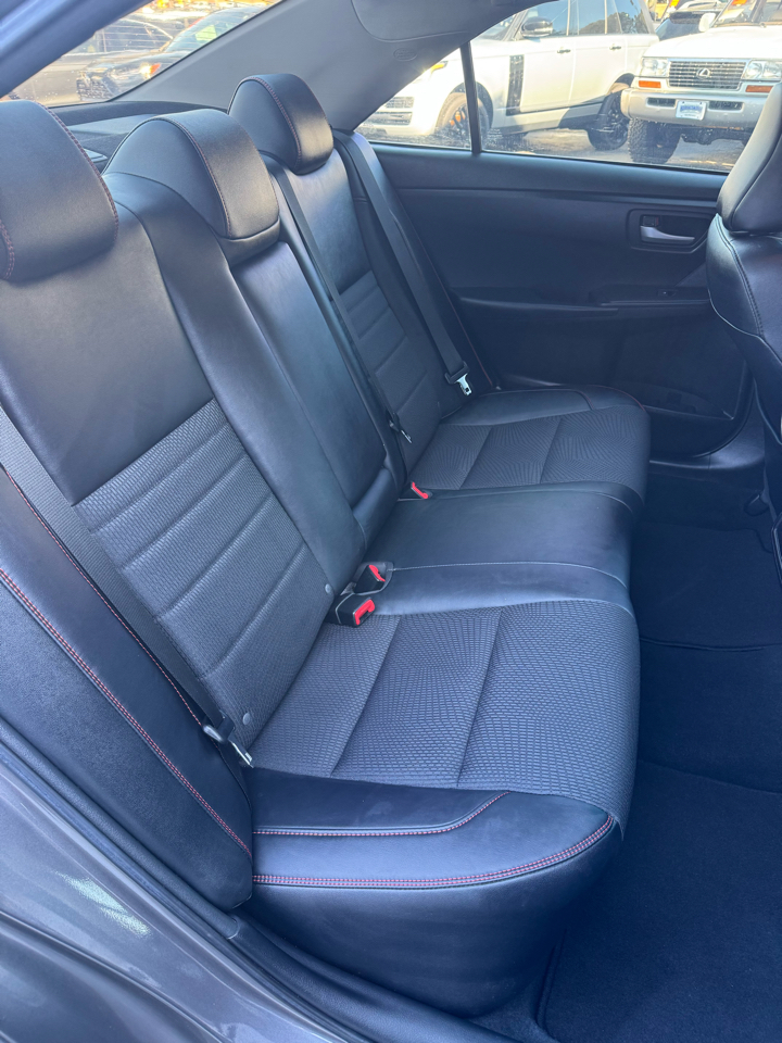 Toyota Camry 4dr Sdn I4 Auto SE w/Special Edition Pkg (Natl) 2016