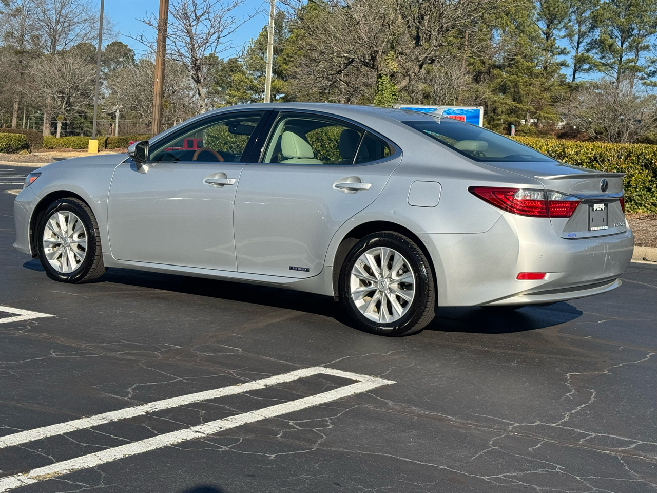 Lexus ES 300h 4dr Sdn Hybrid 2013