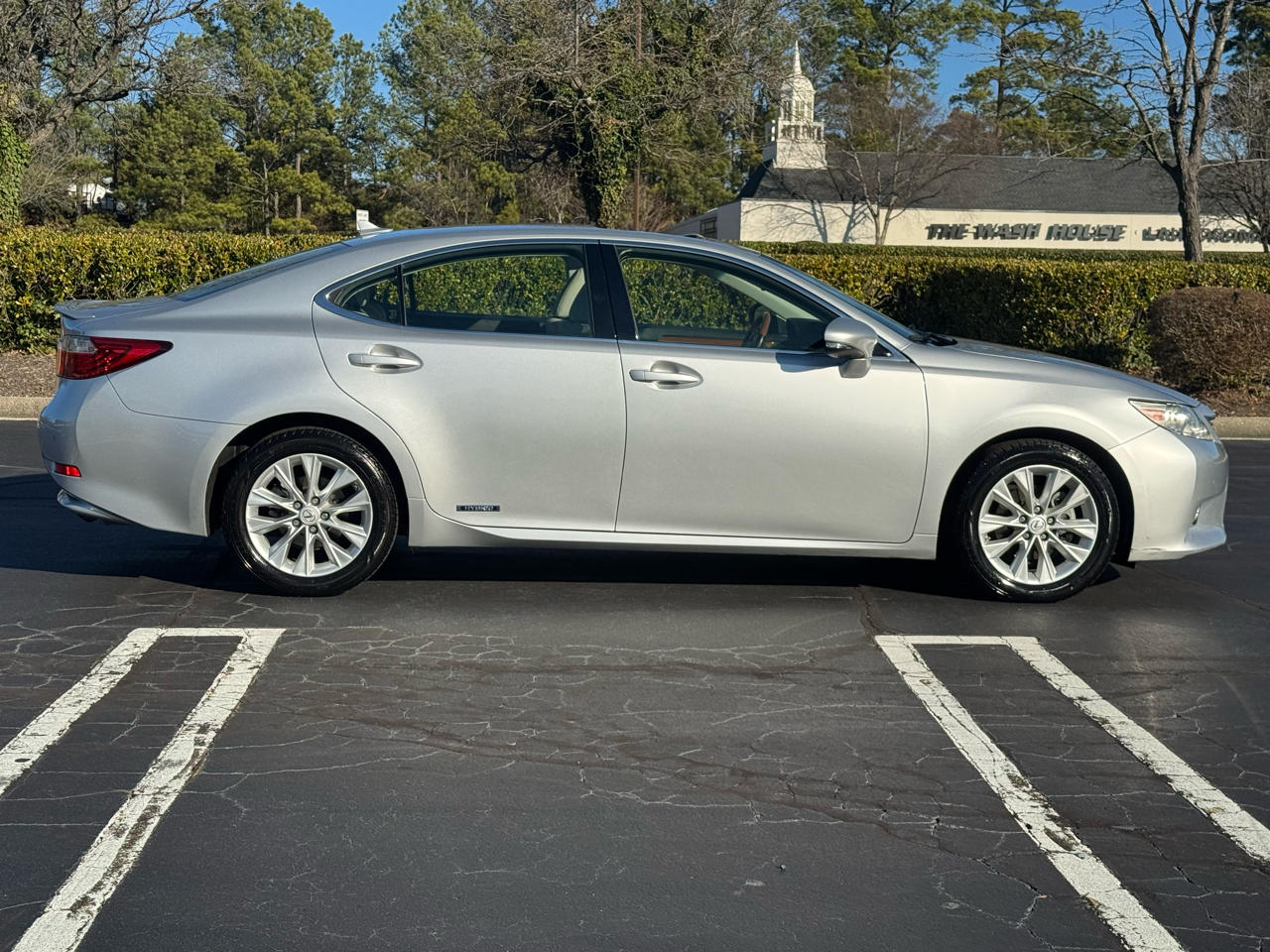 Lexus ES 300h 4dr Sdn Hybrid 2013