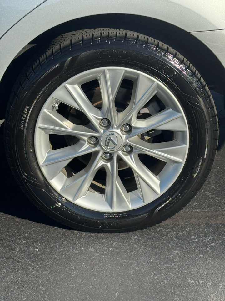 Lexus ES 300h 4dr Sdn Hybrid 2013