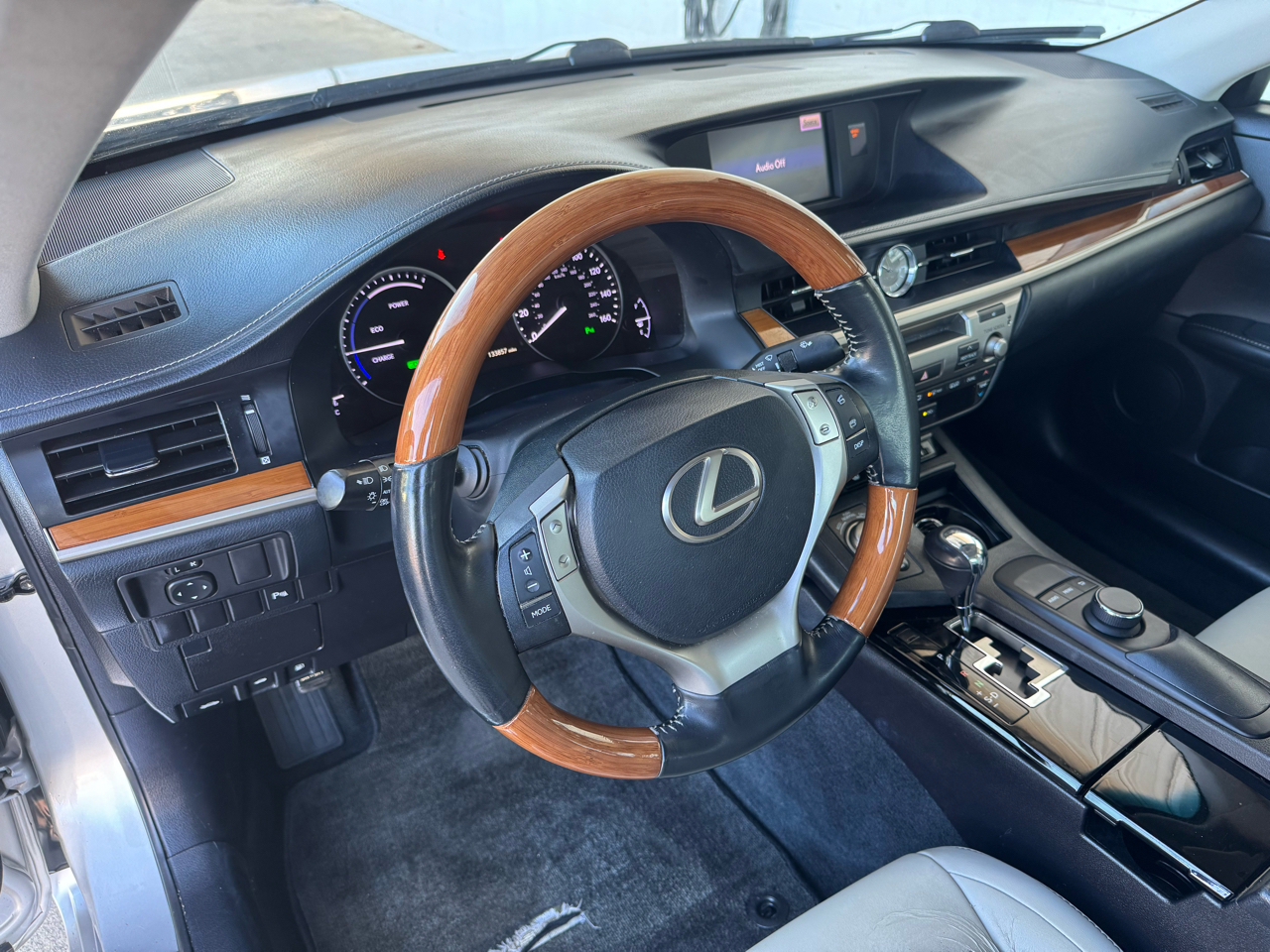 Lexus ES 300h 4dr Sdn Hybrid 2013