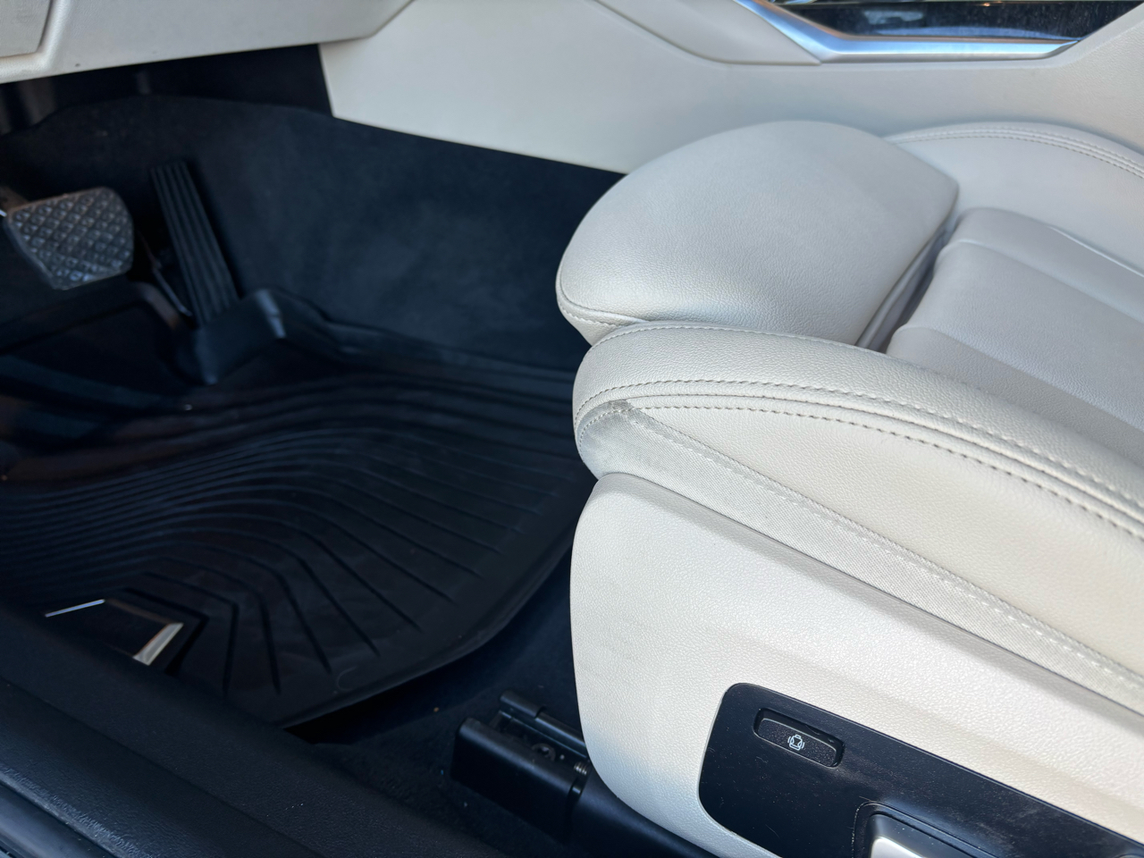 BMW 3 Series 330i Sedan 2020