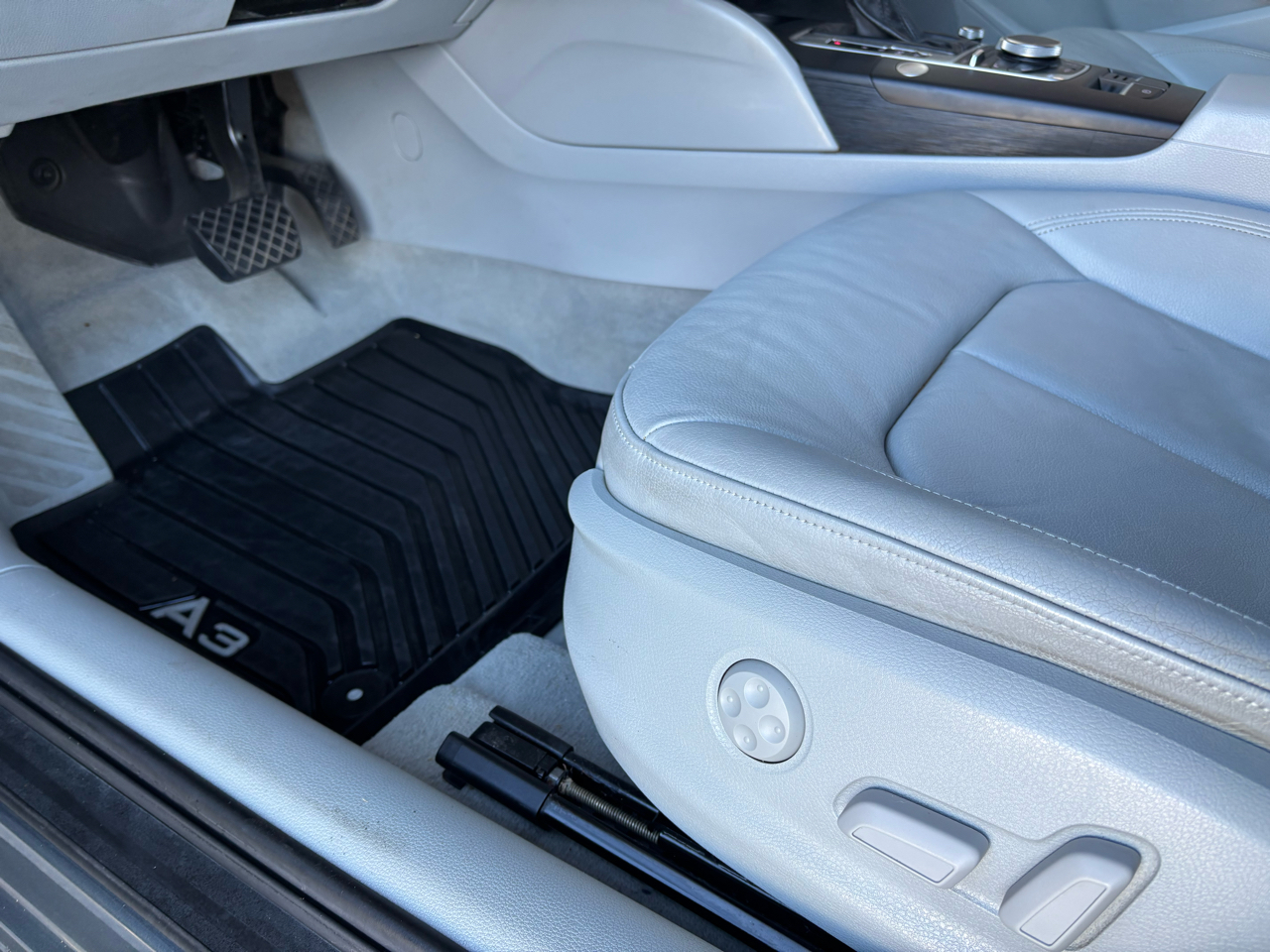 Audi A3 4dr Sdn FWD 1.8T Premium 2016