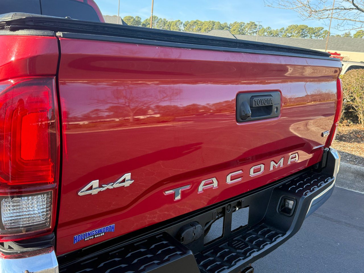 Toyota Tacoma 4WD Double Cab V6 AT SR5 (Natl) 2018
