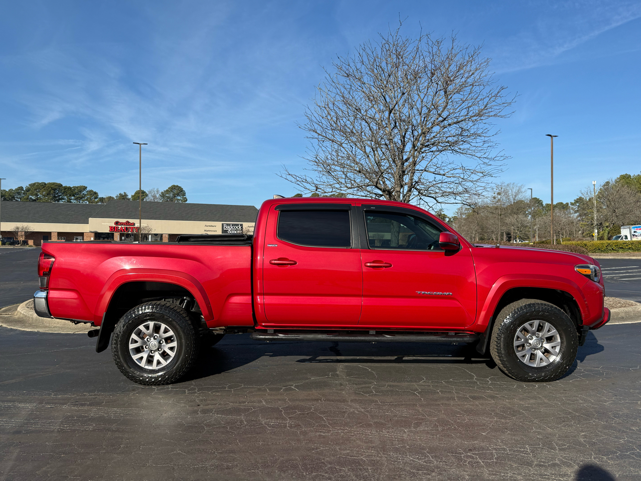 Toyota Tacoma 4WD Double Cab V6 AT SR5 (Natl) 2018