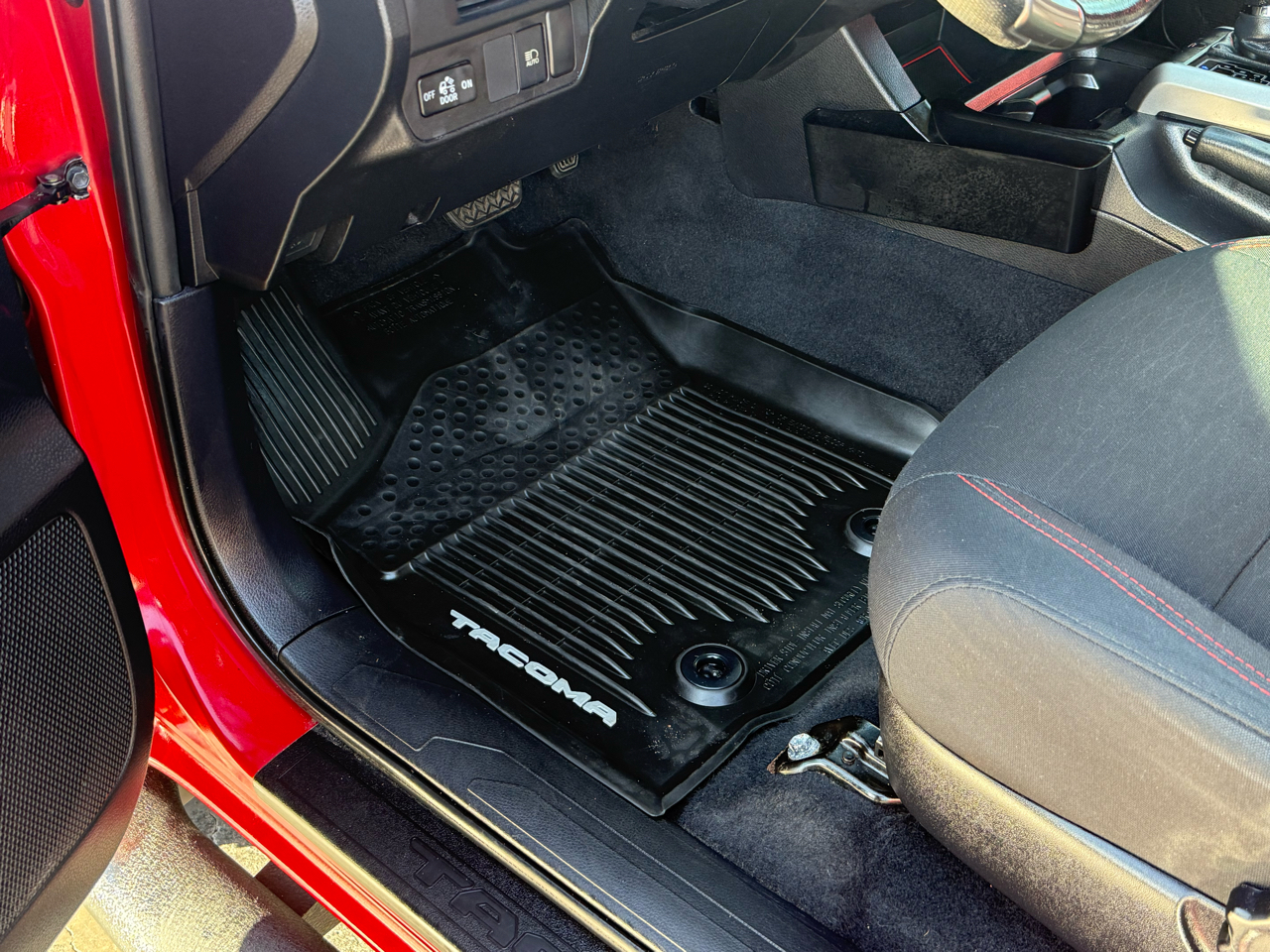 Toyota Tacoma 4WD Double Cab V6 AT SR5 (Natl) 2018