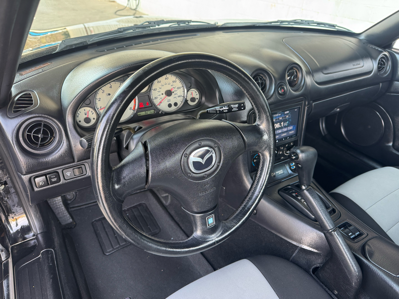 Mazda MX-5 Miata 2dr Conv Cloth Auto 2002