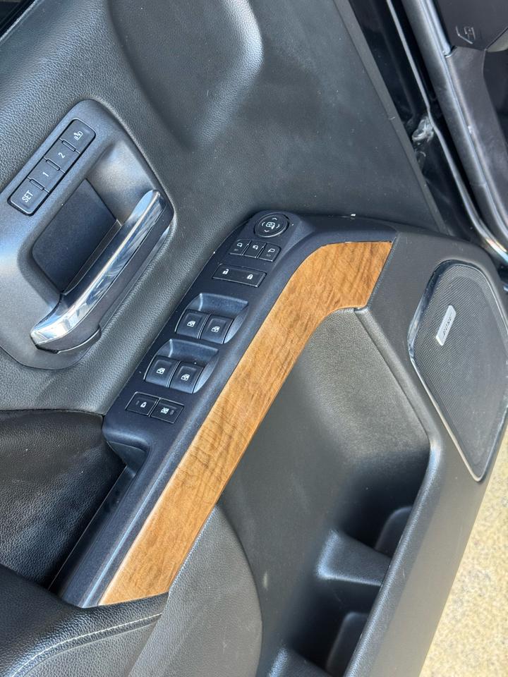 Chevrolet Silverado 1500 4WD Crew Cab 143.5" LTZ w/1LZ 2015