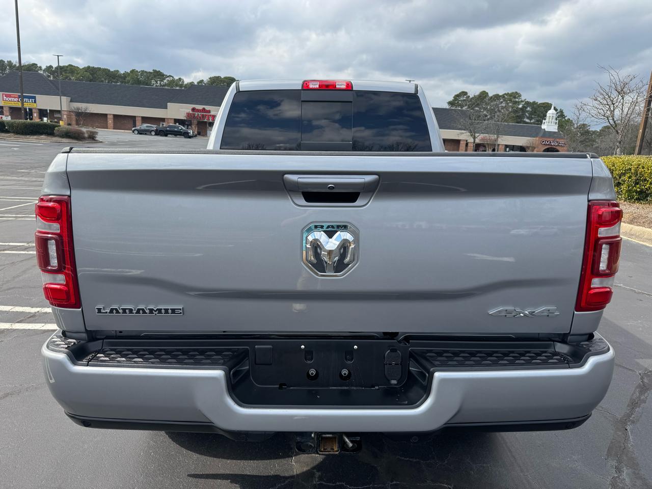 RAM 2500 Laramie 4x4 Crew Cab 6'4" Box 2024