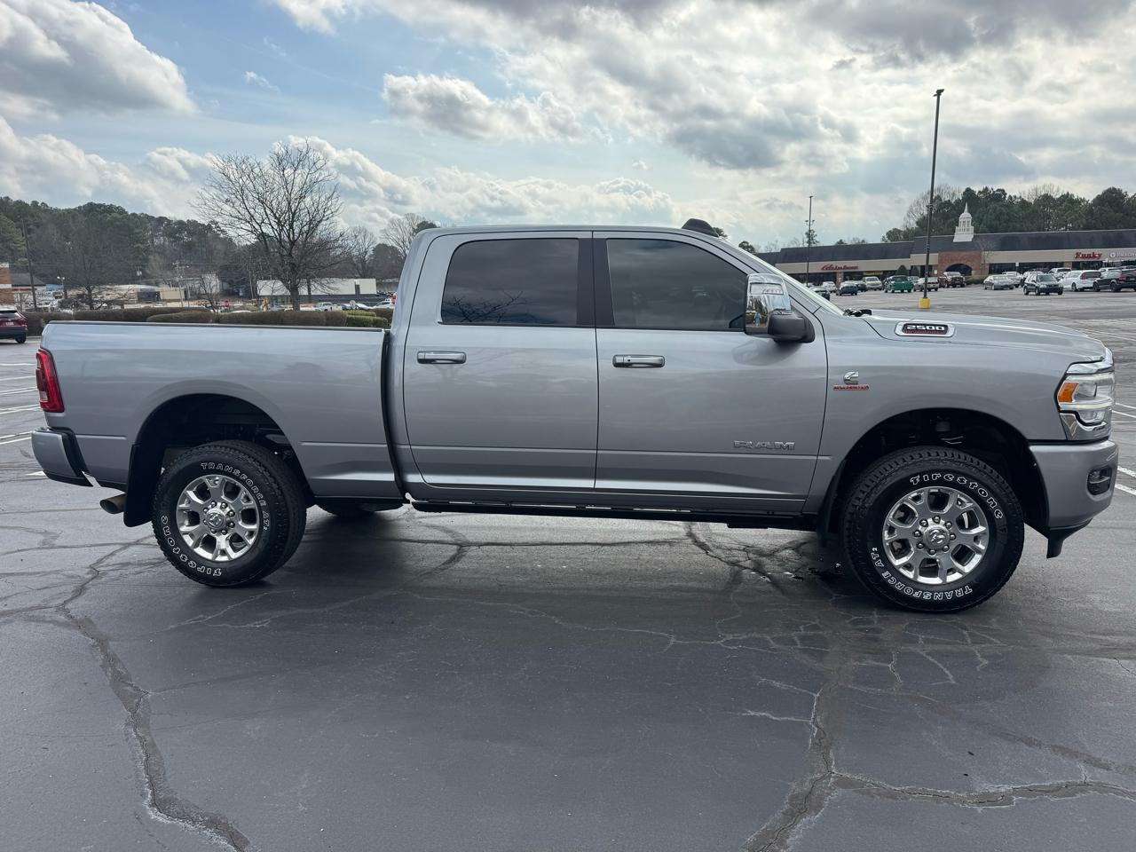 RAM 2500 Laramie 4x4 Crew Cab 6'4" Box 2024