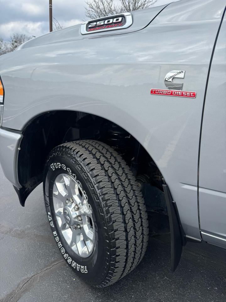 RAM 2500 Laramie 4x4 Crew Cab 6'4" Box 2024