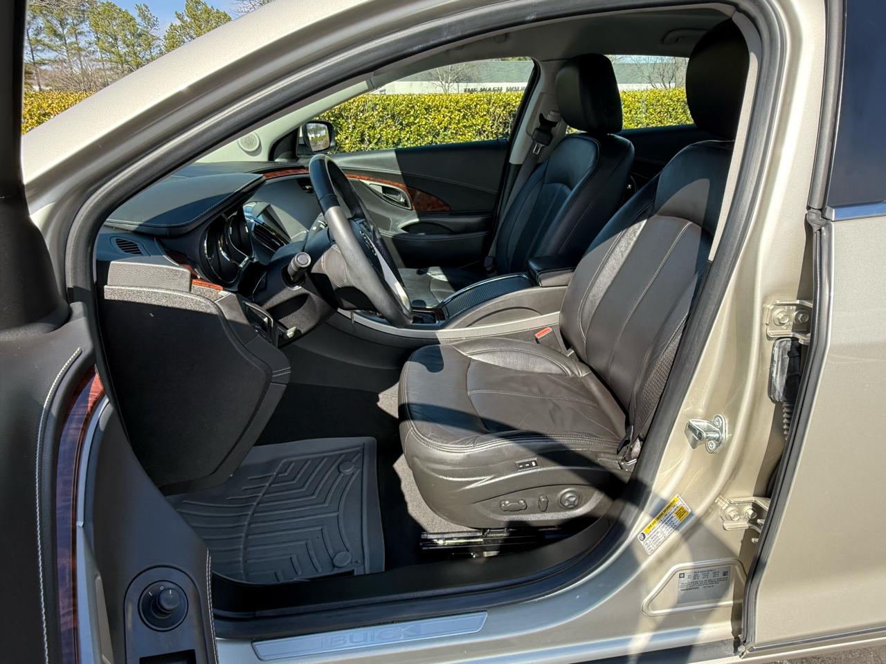 Buick LaCrosse 4dr Sdn Leather FWD 2013