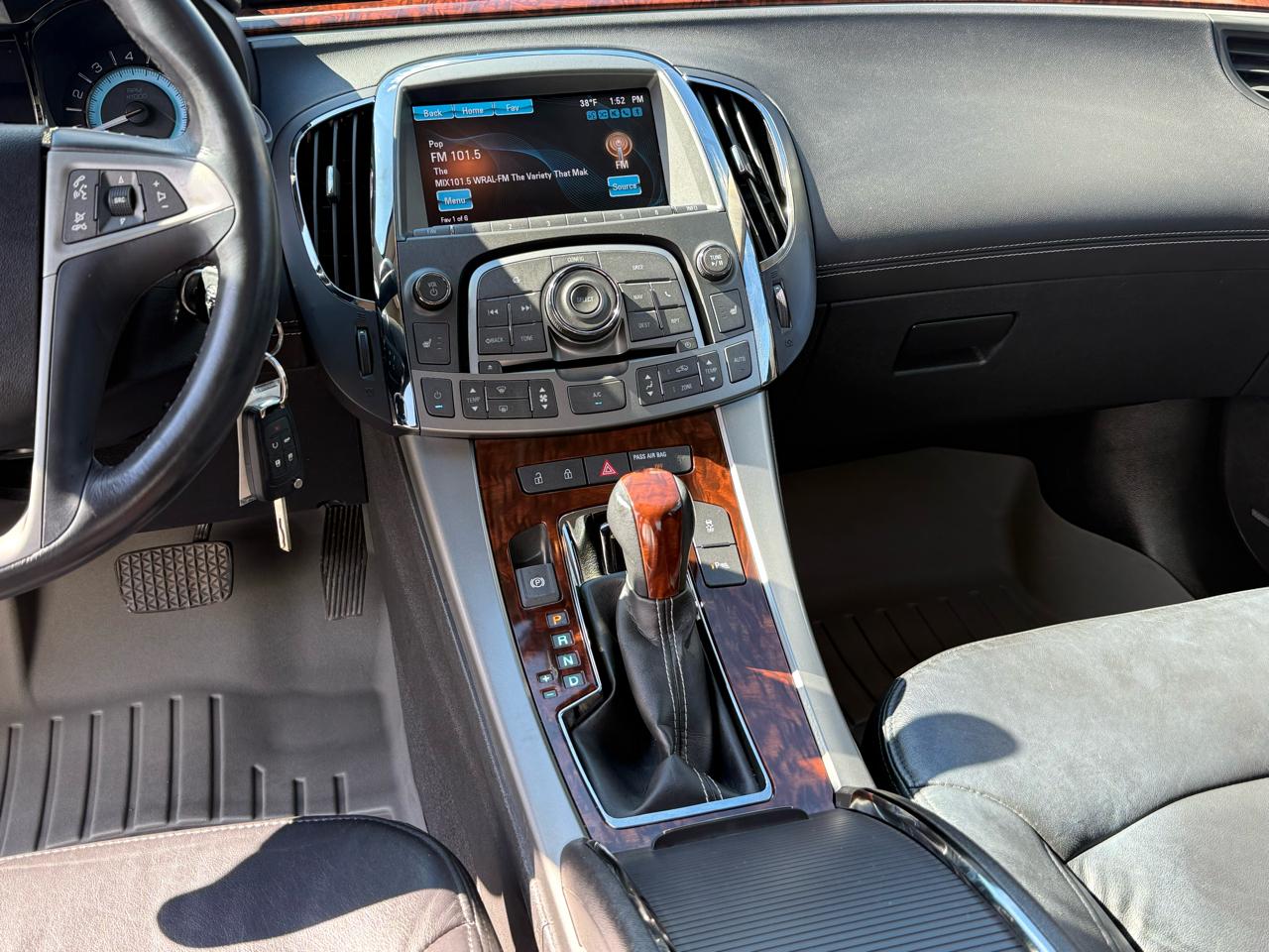 Buick LaCrosse 4dr Sdn Leather FWD 2013