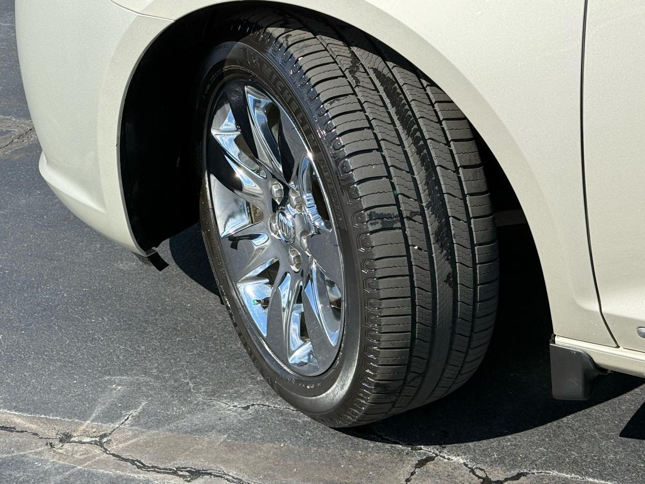 Buick LaCrosse 4dr Sdn Leather FWD 2013