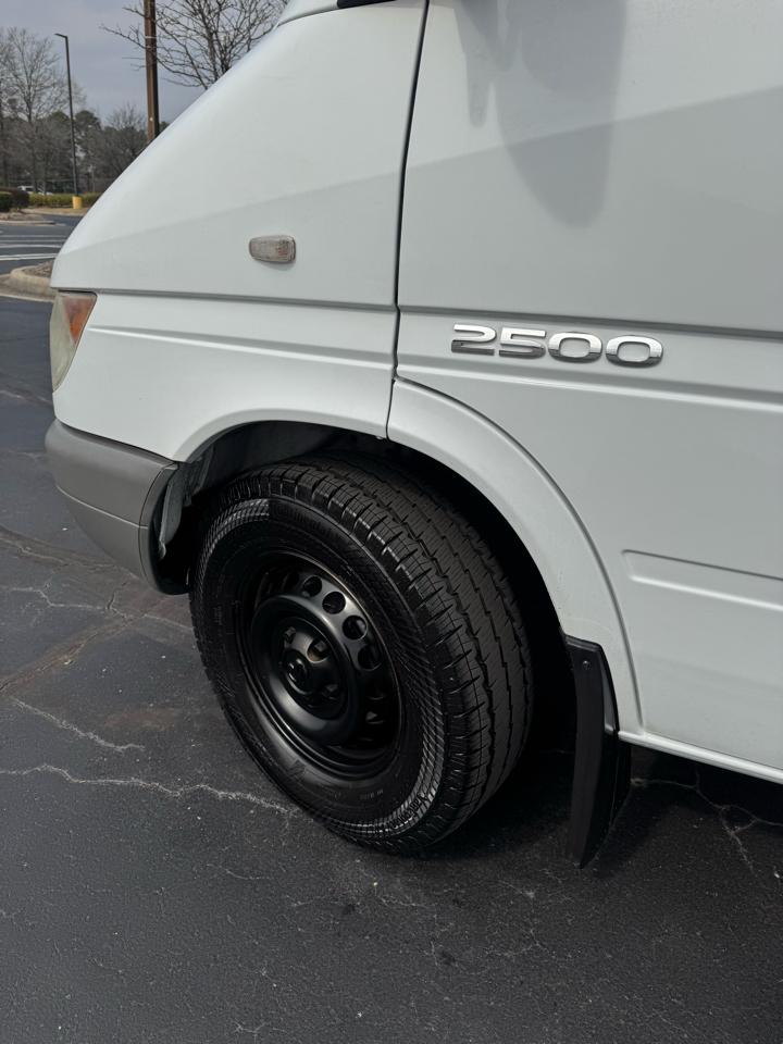 Dodge Sprinter 2500 SHC 140" WB 2006