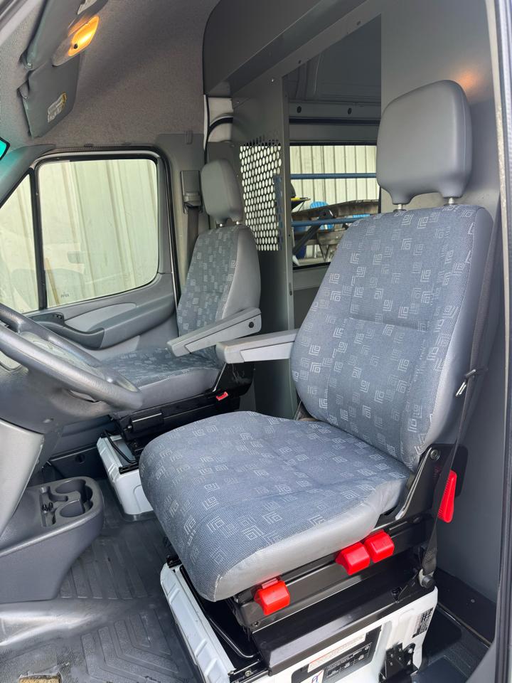 Dodge Sprinter 2500 SHC 140" WB 2006