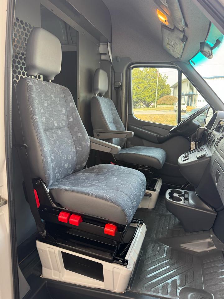 Dodge Sprinter 2500 SHC 140" WB 2006