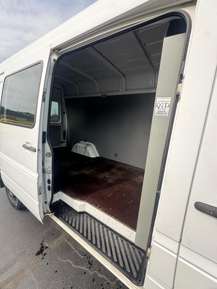 Dodge Sprinter 2500 SHC 140" WB 2006