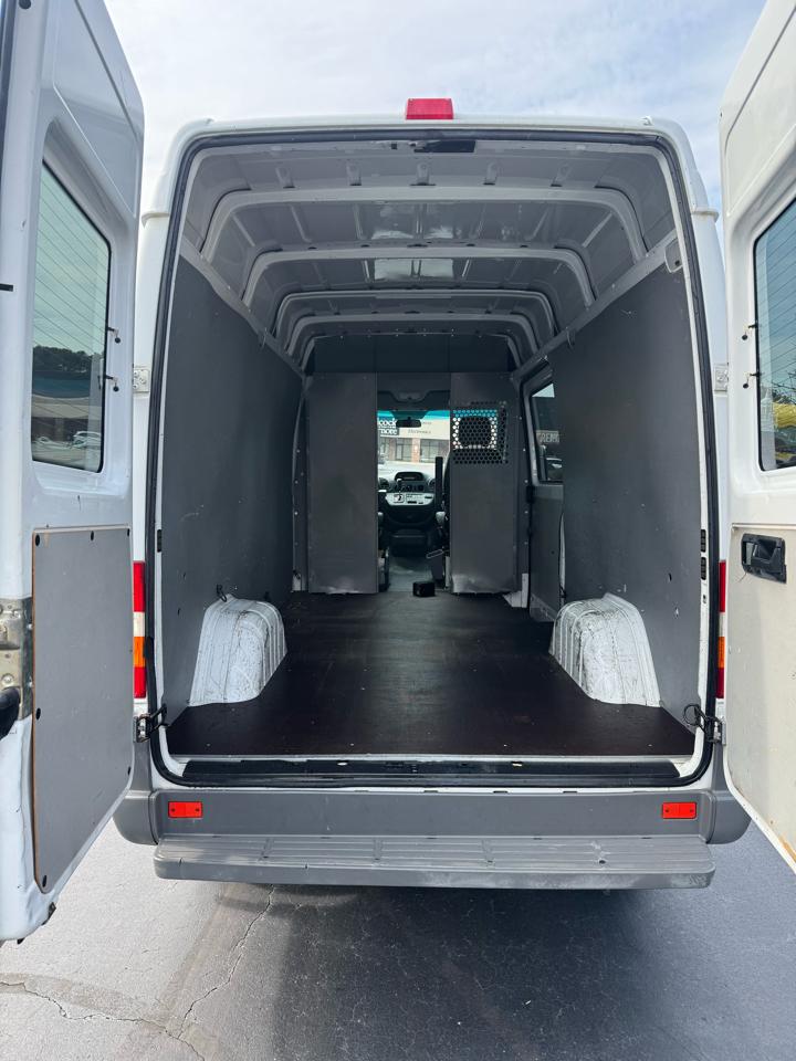 Dodge Sprinter 2500 SHC 140" WB 2006