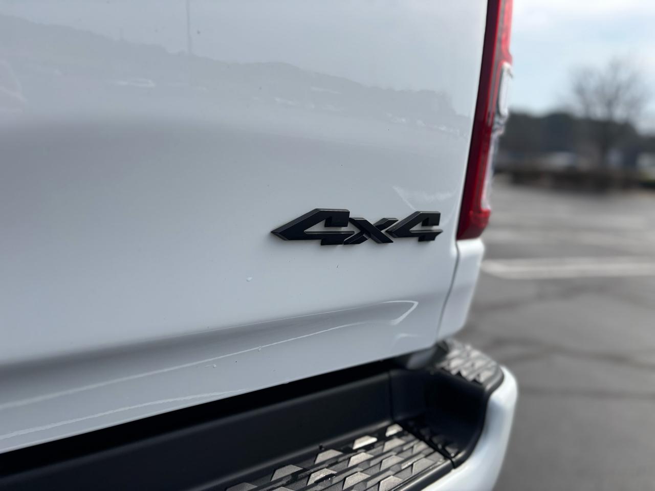 RAM 1500 Big Horn 4x4 Crew Cab 6'4" Box 2022