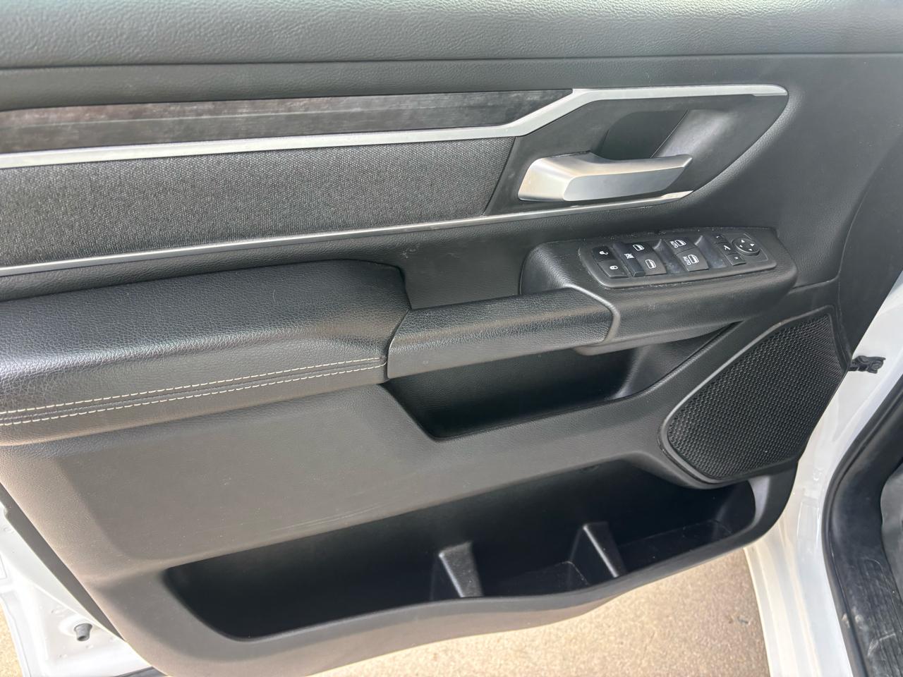 RAM 1500 Big Horn 4x4 Crew Cab 6'4" Box 2022