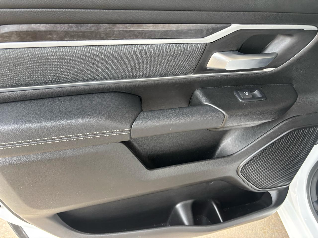 RAM 1500 Big Horn 4x4 Crew Cab 6'4" Box 2022