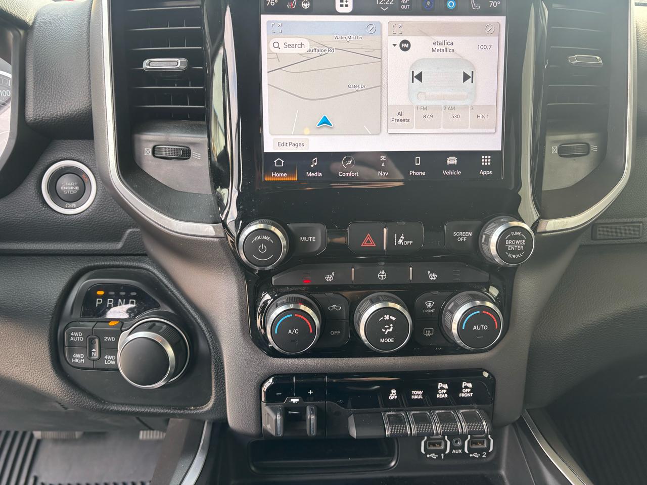 RAM 1500 Big Horn 4x4 Crew Cab 6'4" Box 2022