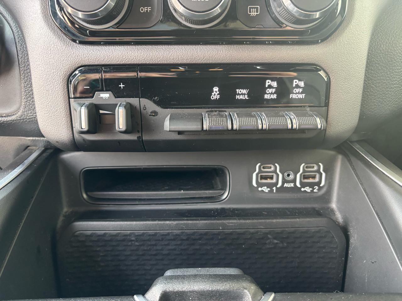 RAM 1500 Big Horn 4x4 Crew Cab 6'4" Box 2022