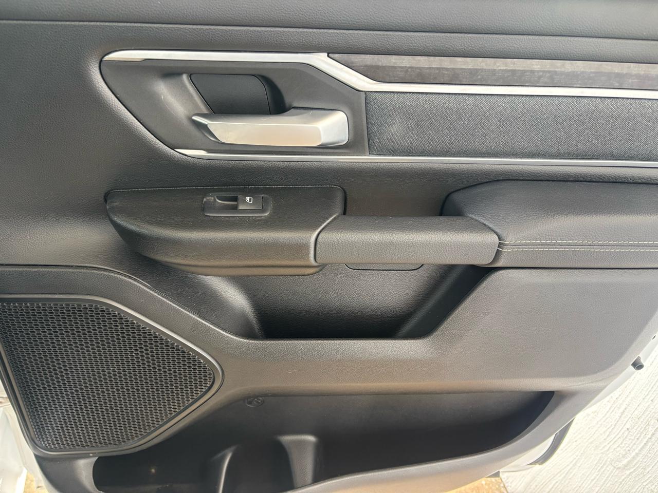 RAM 1500 Big Horn 4x4 Crew Cab 6'4" Box 2022