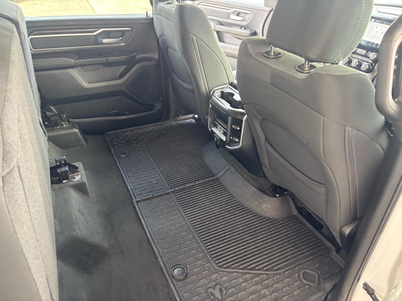 RAM 1500 Big Horn 4x4 Crew Cab 6'4" Box 2022