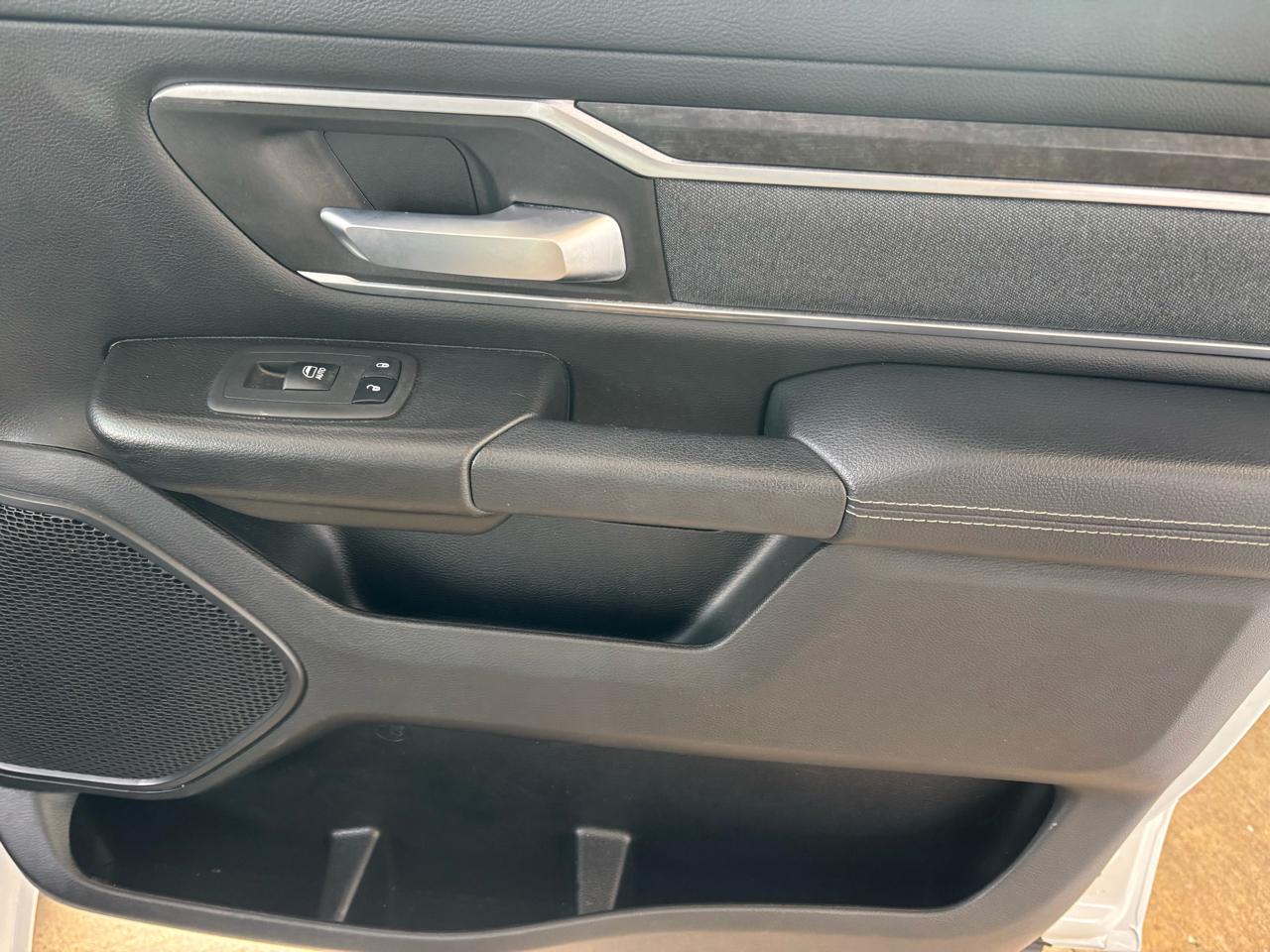 RAM 1500 Big Horn 4x4 Crew Cab 6'4" Box 2022